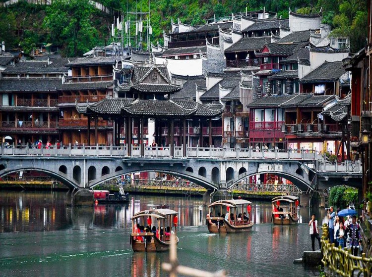 Tour Trương Gia Giới - Phượng Hoàng Cổ Trấn 6N5Đ