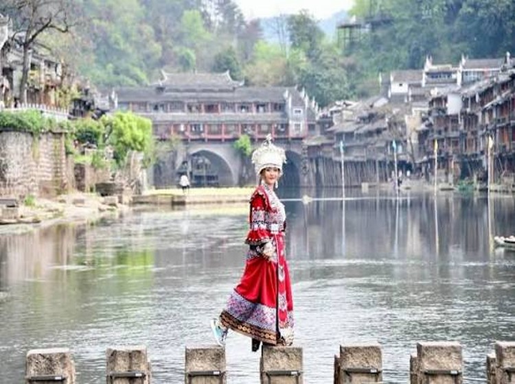 Tour Trương Gia Giới - Phượng Hoàng Cổ Trấn 5N4Đ