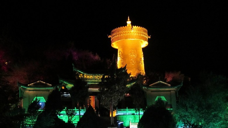 Bánh xe cầu nguyện khổng lồ ở Độc Khắc Tông, Shangri-La