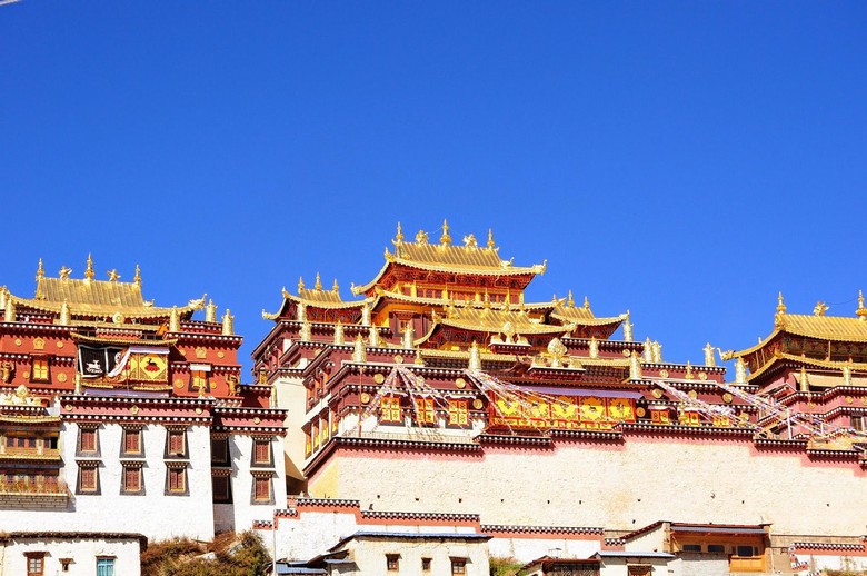 Tùng Tán Lâm Tự với kiến trúc phỏng theo cung điện Potala